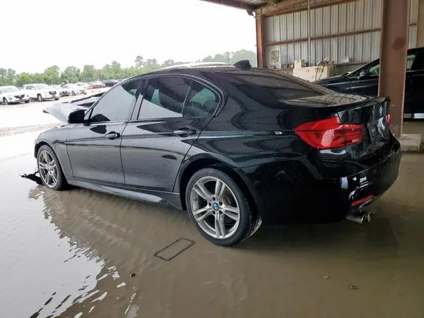 WBA8B9G52JNV11505 2018 BMW 3ER - Image 2