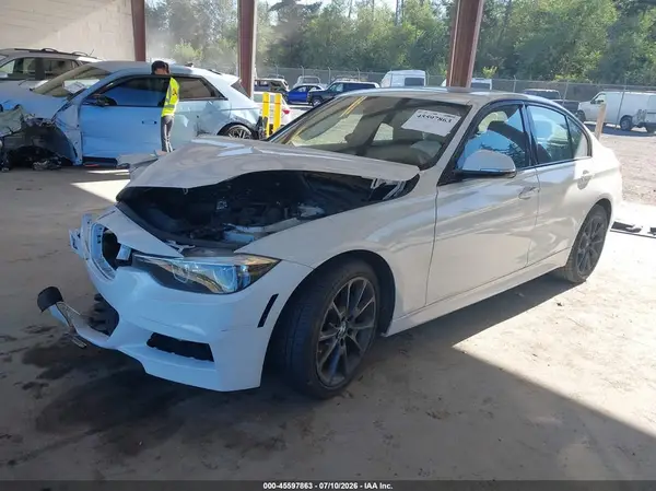 WBA8B9G53JNT89866 2018 BMW 3ER - Image 2