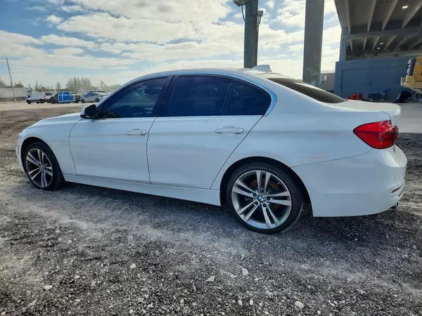 WBA8B9G53JNU58104 2018 BMW 3ER - Image 2