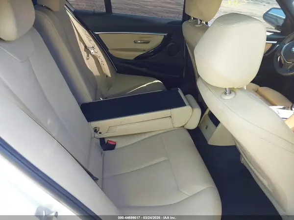 WBA8B9G53JNU96092 2018 BMW 3ER - Image 8