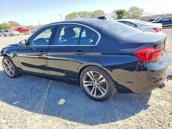 WBA8B9G53JNU97503 2018 BMW 3ER - Image 2