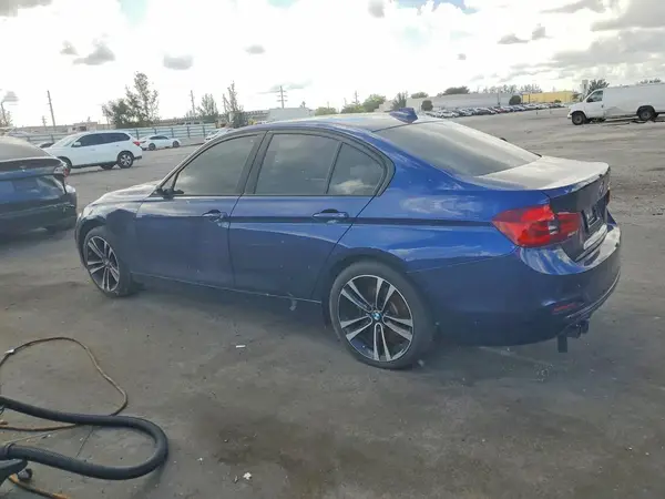 WBA8B9G53JNU97985 2018 BMW 3ER - Image 2