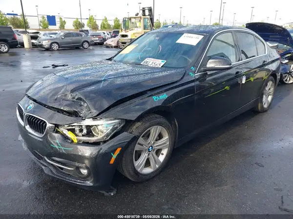 WBA8B9G53JNU99011 2018 BMW 3ER - Image 2