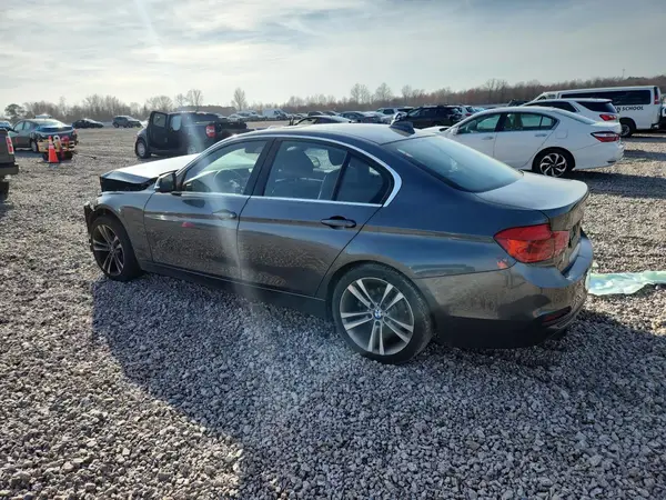 WBA8B9G53JNU99297 2018 BMW 3ER - Image 2