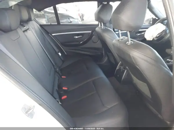 WBA8B9G53JNV00397 2018 BMW 3ER - Image 8