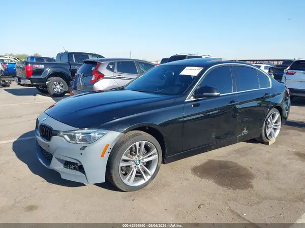 WBA8B9G53JNV00562 2018 BMW 3ER - Image 2