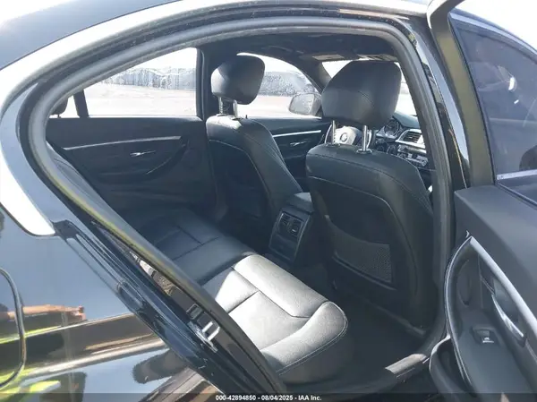 WBA8B9G53JNV00562 2018 BMW 3ER - Image 8