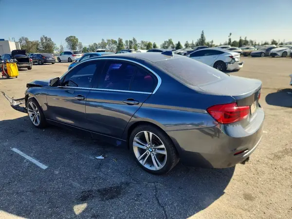 WBA8B9G54HNU09679 2017 BMW 3ER - Image 2