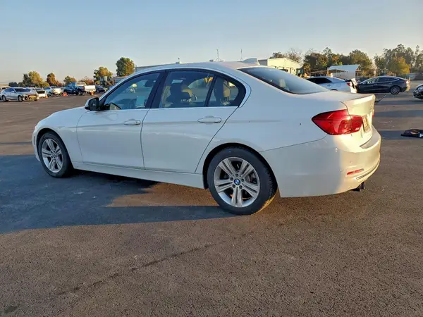 WBA8B9G54HNU09911 2017 BMW 3ER - Image 2