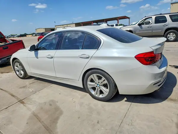 WBA8B9G54HNU48482 2017 BMW 3ER - Image 2