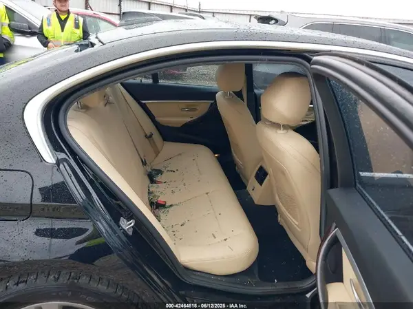 WBA8B9G54HNU48756 2017 BMW 3ER - Image 8