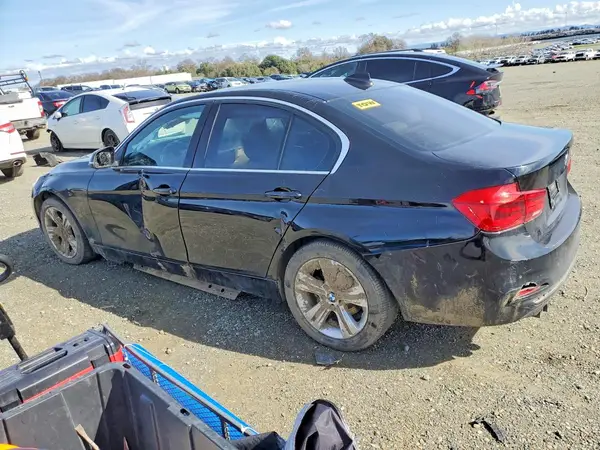 WBA8B9G54HNU49261 2017 BMW 3ER - Image 2