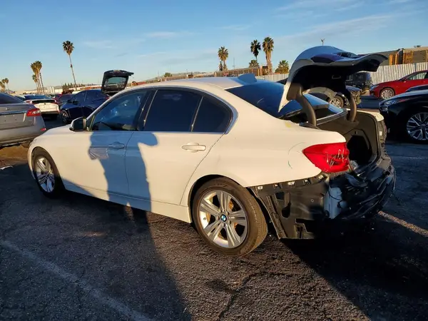 WBA8B9G54HNU50488 2017 BMW 3ER - Image 2