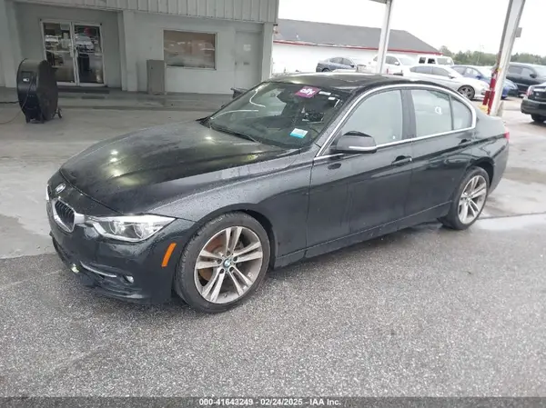 WBA8B9G54HNU50572 2017 BMW 3ER - Image 2
