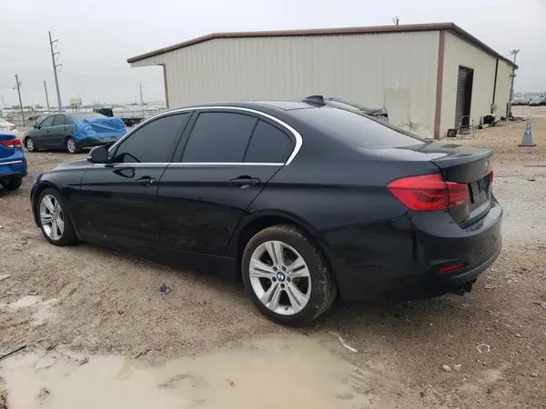 WBA8B9G54HNU50703 2017 BMW 3ER - Image 2