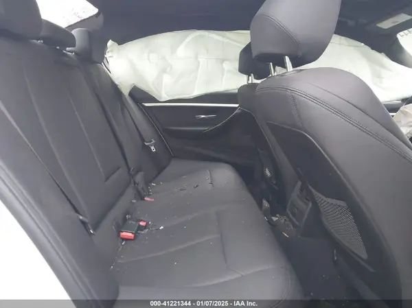 WBA8B9G54JNU58256 2018 BMW 3ER - Image 8