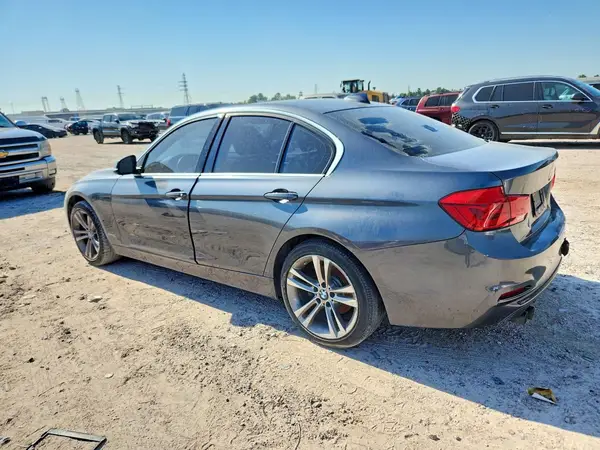 WBA8B9G54JNU95873 2018 BMW 3ER - Image 2