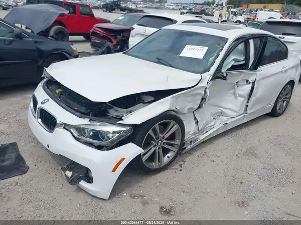 WBA8B9G54JNU98496 2018 BMW 3ER - Image 2
