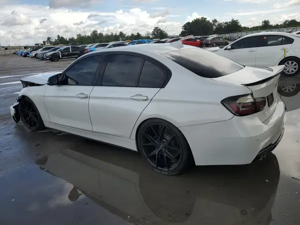 WBA8B9G54JNU99020 2018 BMW 3ER - Image 2
