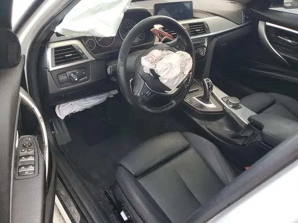 WBA8B9G54JNU99020 2018 BMW 3ER - Image 8
