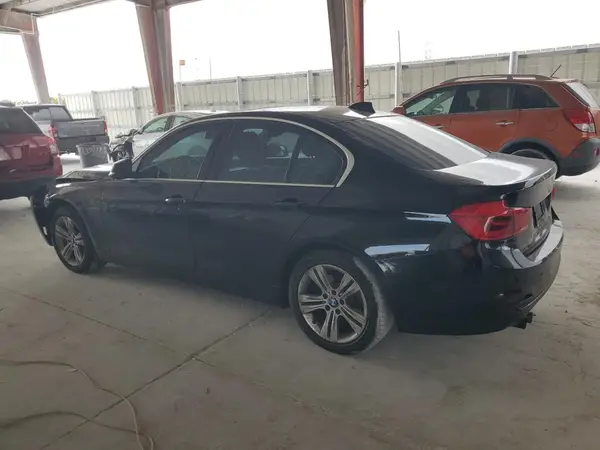 WBA8B9G54JNU99633 2018 BMW 3ER - Image 2