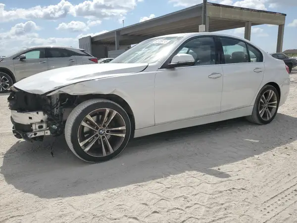 WBA8B9G54JNV00165 2018 BMW 3ER - Image 1