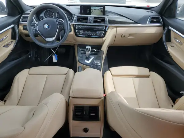 WBA8B9G54JNV00165 2018 BMW 3ER - Image 8