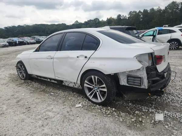 WBA8B9G54JNV00263 2018 BMW 3ER - Image 2