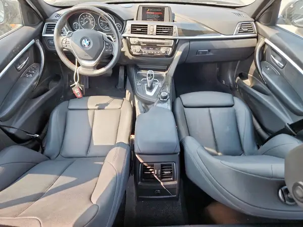 WBA8B9G54JNV00439 2018 BMW 3ER - Image 8