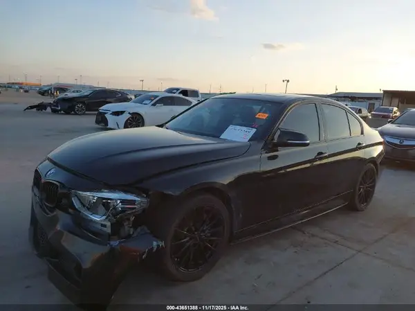 WBA8B9G54JNV11327 2018 BMW 3ER - Image 2