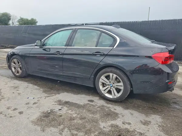 WBA8B9G55HNU48961 2017 BMW 3ER - Image 2