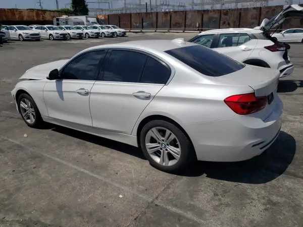 WBA8B9G55HNU49110 2017 BMW 3ER - Image 2