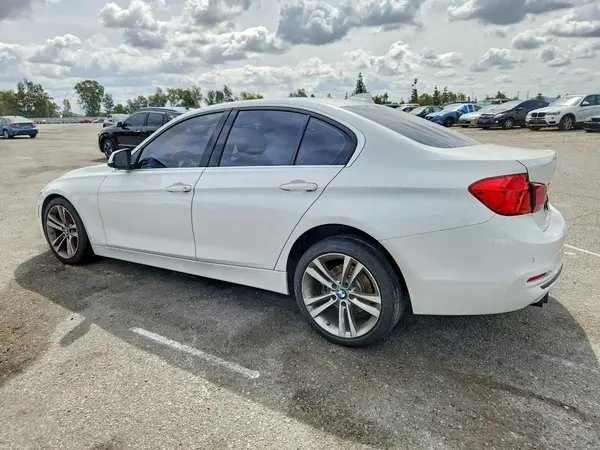 WBA8B9G55HNU49611 2017 BMW 3ER - Image 2