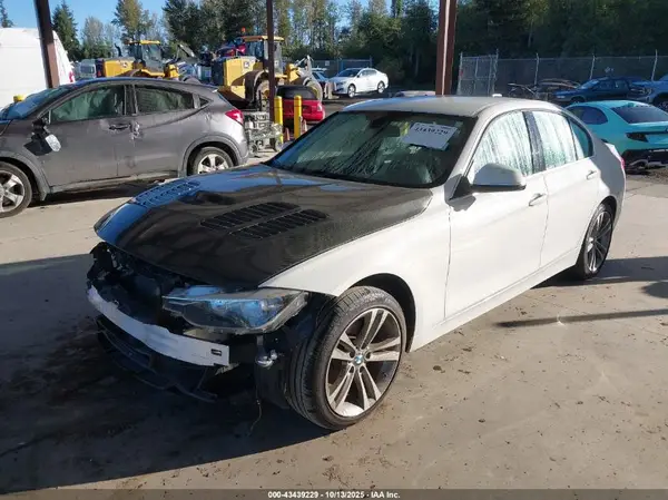 WBA8B9G55HNU49673 2017 BMW 3ER - Image 2