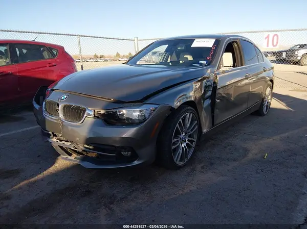 WBA8B9G55HNU50015 2017 BMW 3ER - Image 2