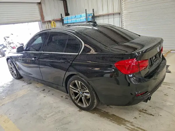 WBA8B9G55HNU50869 2017 BMW 3ER - Image 2