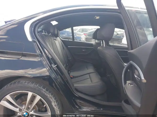 WBA8B9G55JNU57973 2018 BMW 3ER - Image 8