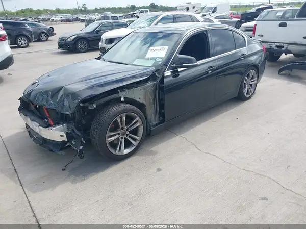 WBA8B9G55JNU58024 2018 BMW 3ER - Image 2