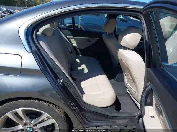 WBA8B9G55JNU58072 2018 BMW 3ER - Image 8