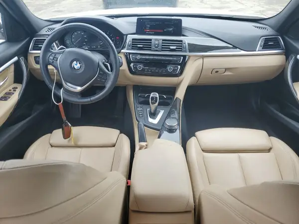 WBA8B9G55JNU95784 2018 BMW 3ER - Image 8