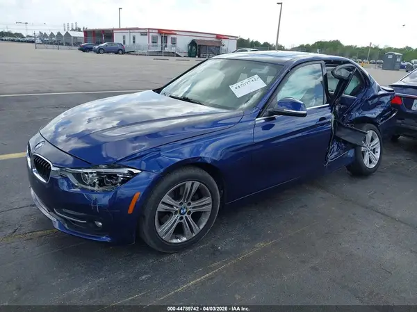 WBA8B9G55JNU96174 2018 BMW 3ER - Image 2
