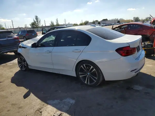 WBA8B9G55JNU96384 2018 BMW 3ER - Image 2