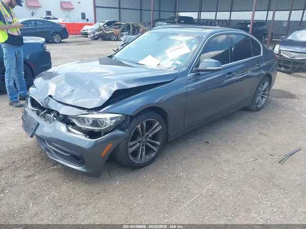 WBA8B9G55JNU96594 2018 BMW 3ER - Image 2