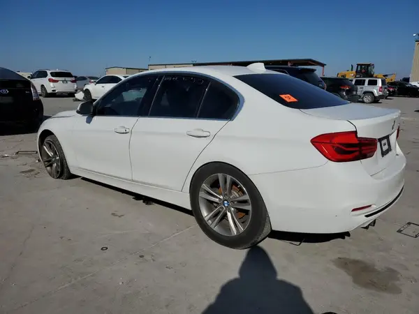 WBA8B9G55JNU96966 2018 BMW 3ER - Image 2