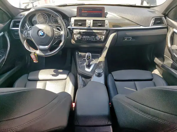 WBA8B9G55JNU97132 2018 BMW 3ER - Image 8