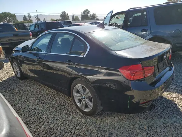 WBA8B9G55JNU97955 2018 BMW 3ER - Image 2