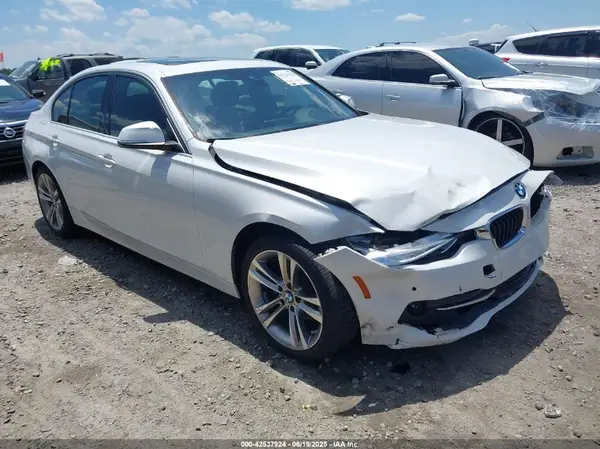 WBA8B9G55JNU98085 2018 BMW 3ER - Image 1