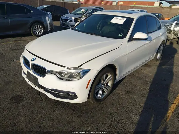 WBA8B9G55JNU99947 2018 BMW 3ER - Image 2