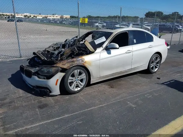 WBA8B9G56HNU50282 2017 BMW 3ER - Image 2