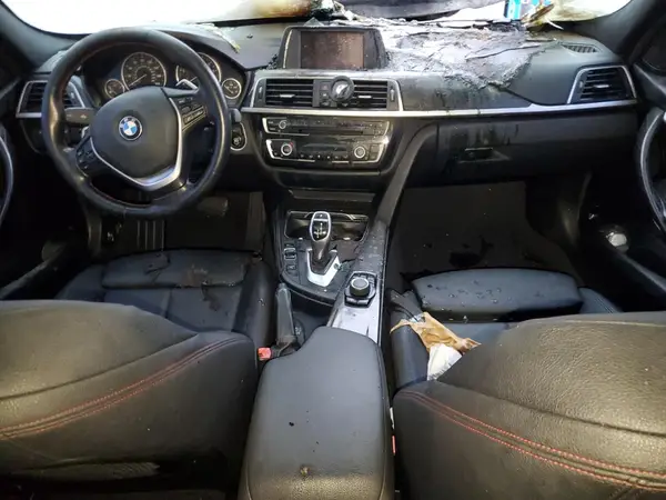 WBA8B9G56JNU57643 2018 BMW 3ER - Image 8